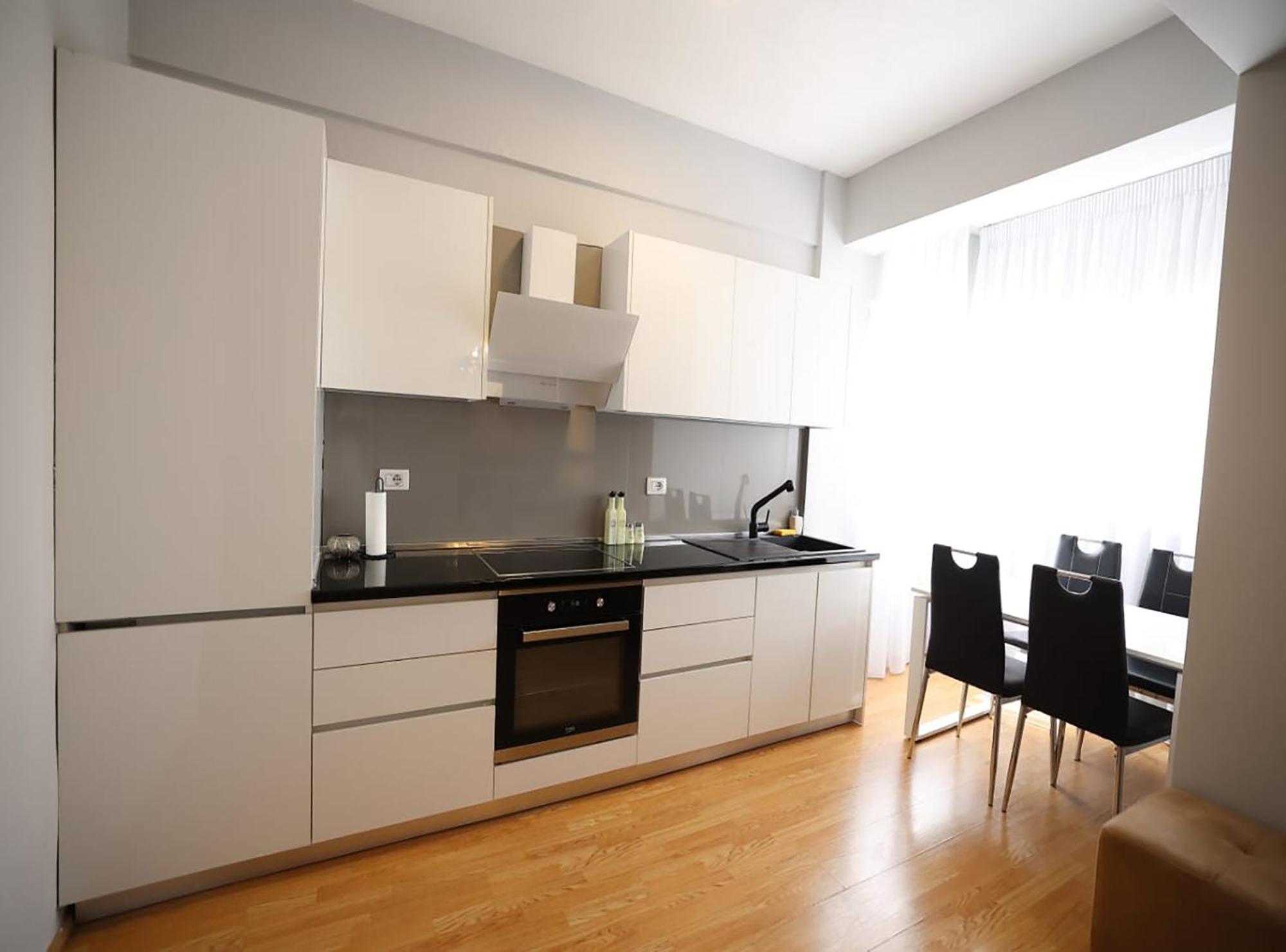 Arkle 3 * Tirana